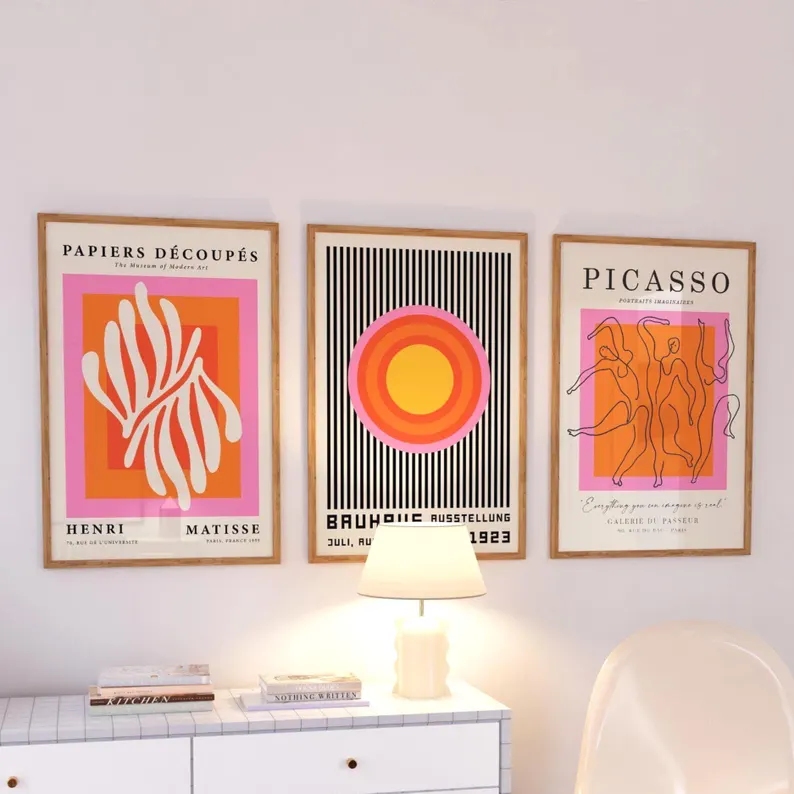 Home Decor Solution - 3 ชิ้น โมเดิร์น ออเรนจ์ บาวเฮาส์และปิกัสโซศิลปะบนผนังพิมพ์ภาพวาดบนผ้าใบโปสเตอร์ภาพสำหรับห้องนั่งเล่น, ห้องนอนตกแต่งบ้าน
