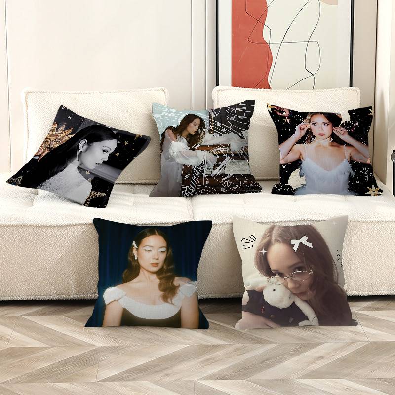 Home Decor Png - Singer L-Laufey.png หมอนตกแต่งบ้านพร้อมข้อความรูปภาพส่วนตัว ของขวัญสำหรับใช้ในบ้าน ขนาด 45x45