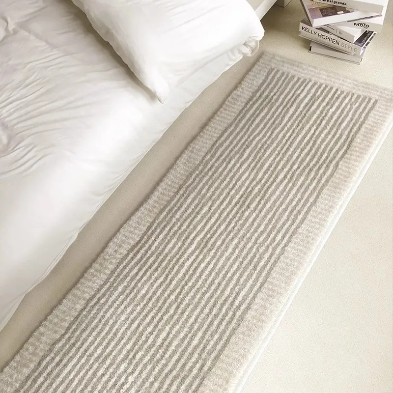 Home Decor Online Free - ห้องนอนพรมข้างเตียงยาวชั้นนุ่มสบายเสื่อเท้าญี่ปุ่น Minimalist ตกแต่งบ้านพรมสําหรับห้องนั่งเล่น